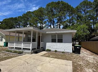 324 Michael Ct, Mary Esther, FL 32569