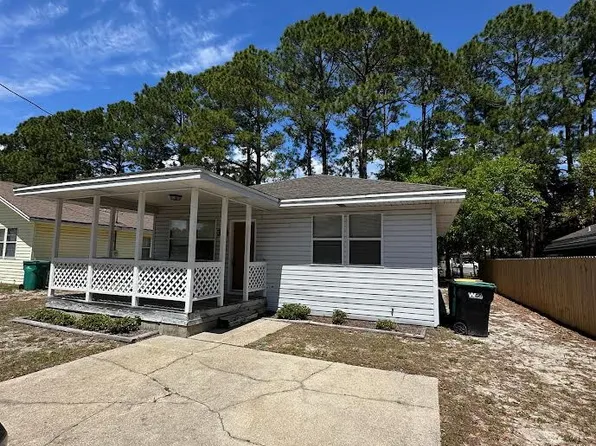 324 Michael Ct, Mary Esther, FL 32569