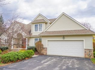 30 Witherwood Dr, Hamburg, NJ 07419