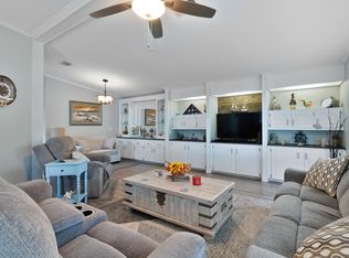 305 Avocado Dr, Barefoot Bay, FL 32976