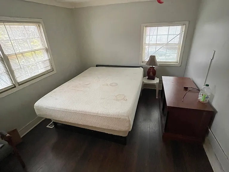 1131 Hubbard St SW — Photo 8