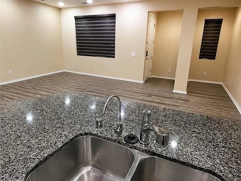 2818 E Berry Loop Privado #67 — Photo 13