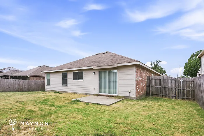 3 bed, 2.0 bath, 1631 sqft, $2,045 — Photo 3