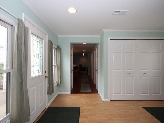4th image of 202 Westland St