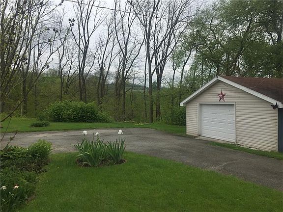 4th image of 810 Greensburg Pike