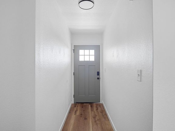 4th image of 2805 Rose Ct