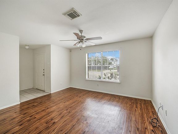 4th image of 10007 Emerald Creek Dr