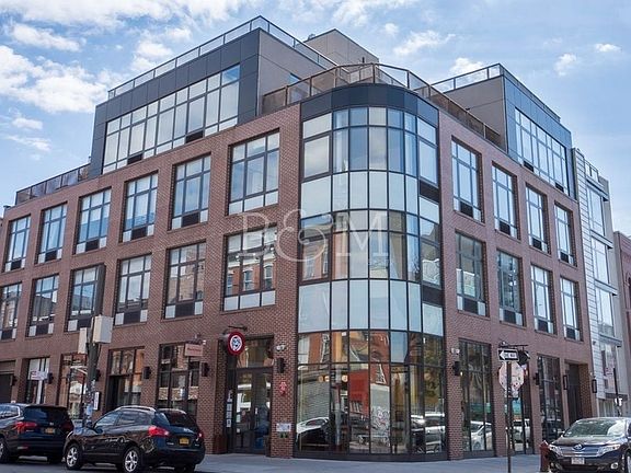 5th image of 130 Grand St #2D