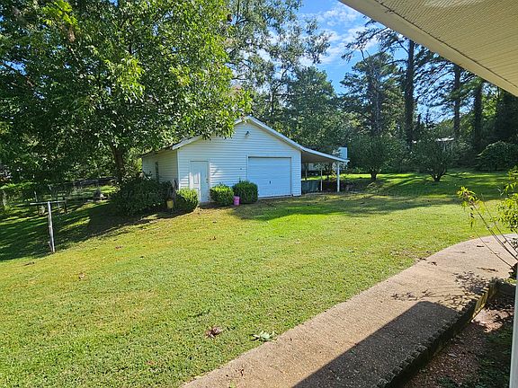 3rd image of 1647 Court Rd