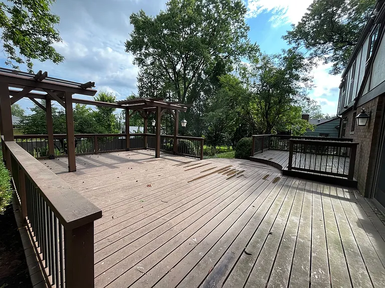 1209 E University St — Photo 43