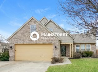 946 Thornwood Dr, Greenwood, IN 46143
