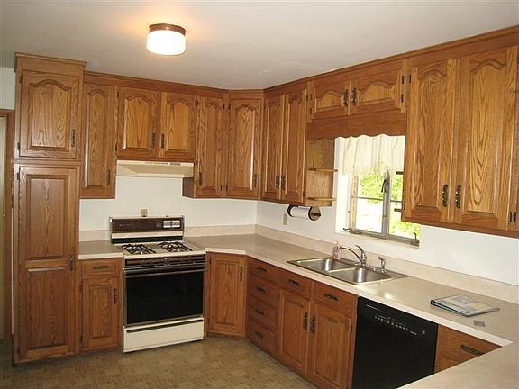 4th image of 1106 Pamela Dr