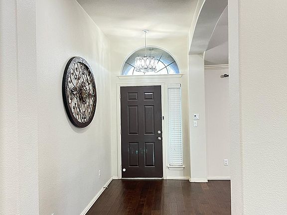 3rd image of 11361 La Grange Dr