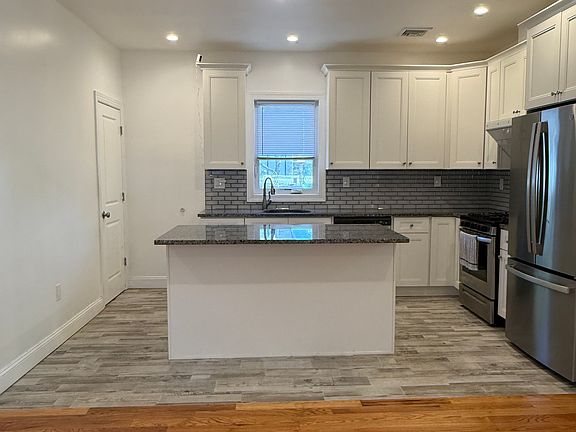 3rd image of 205 Titus Ave Floor 1