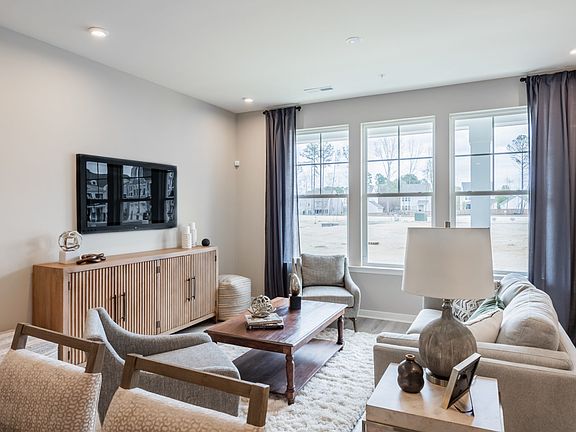 04 HHHunt Homes Lincoln Family Room