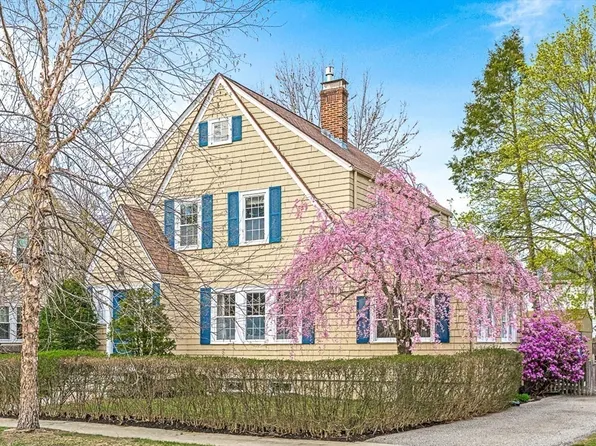 44 Forest St, Winchester, MA 01890