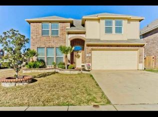 528 Stone Crossing Ln, Fort Worth, TX 76140