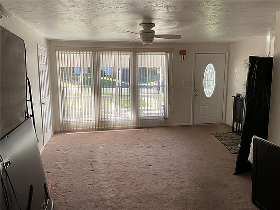 4th image of 860 Quaker Dr