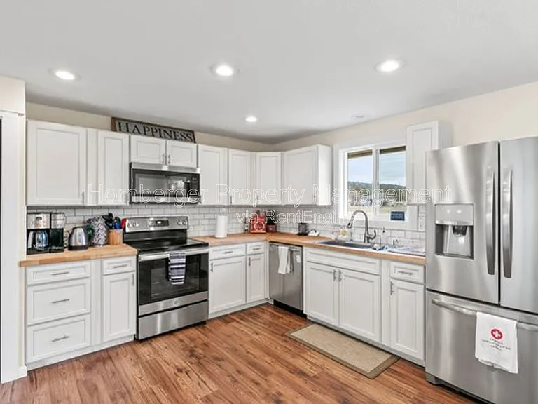 4510 N Sommer St — Photo 2