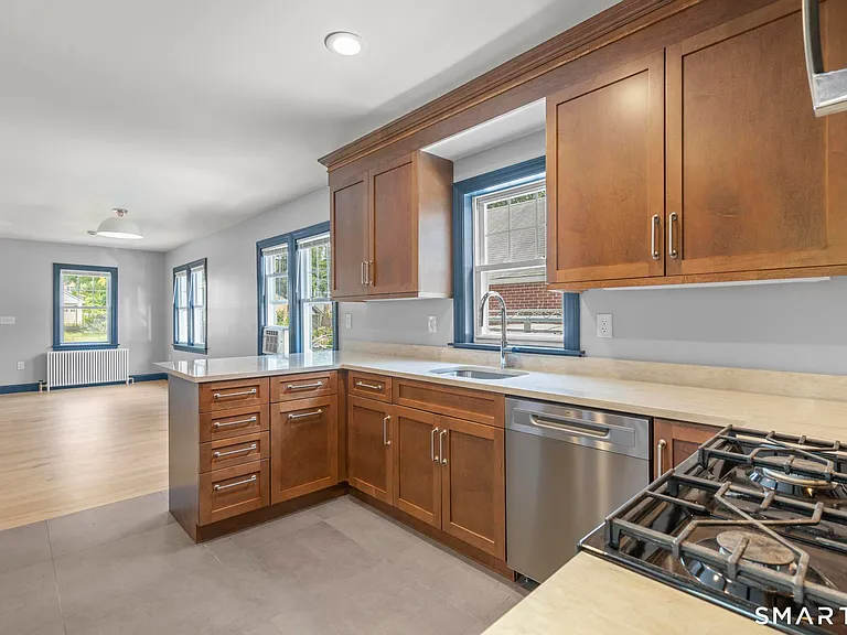 16 Saint Charles Ave — Photo 1