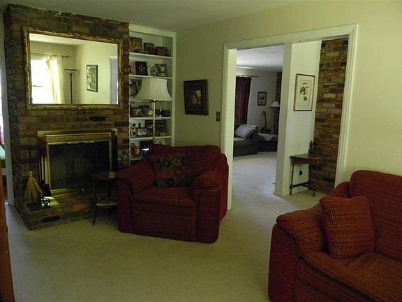 3rd image of 9405 Rockport Dr