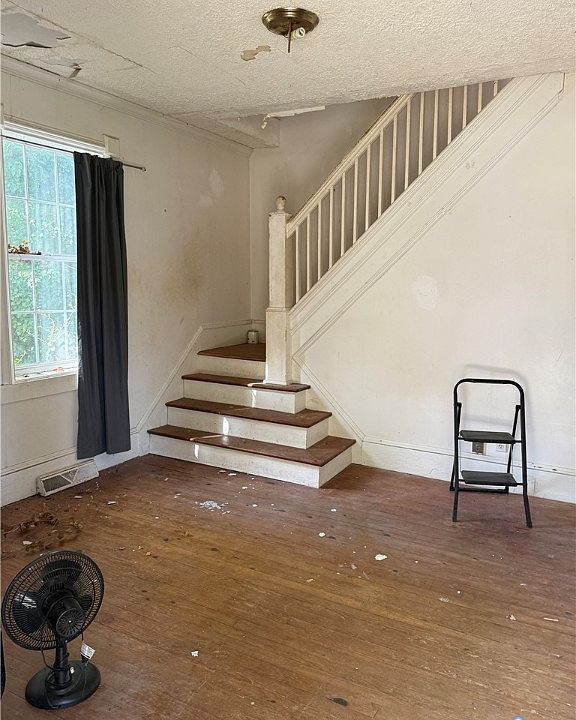 2nd image of 1402 12th St