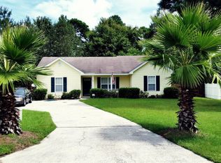 42 Pelican Cir, Beaufort, SC 29906