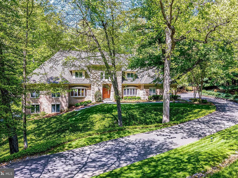1st image of 2402 Oakmont Ct