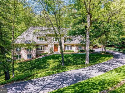 2402 Oakmont Ct, Oakton, VA, 22124