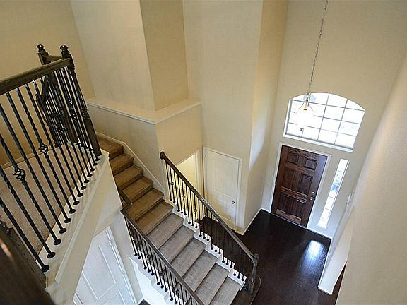 3rd image of 67 S Greenprint Cir