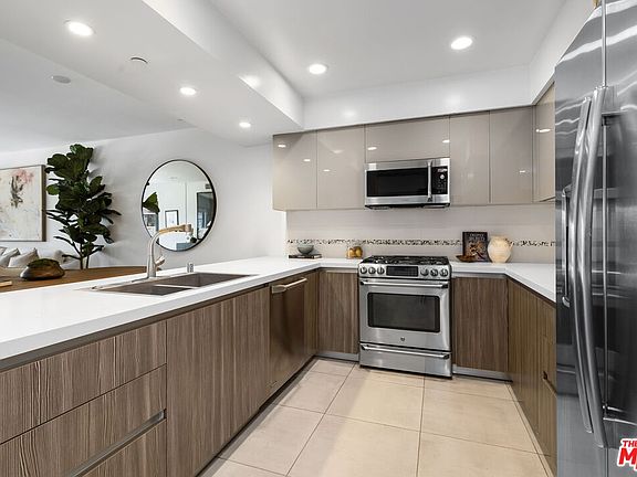 5th image of 10269 Santa Monica Blvd