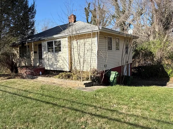 323 Pearson Dr, Asheville, NC 28801
