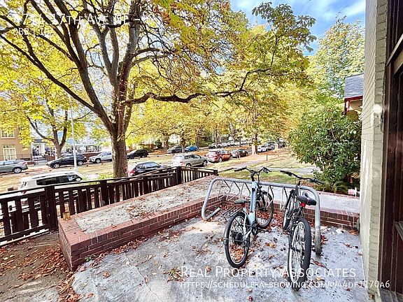 3rd image of 4714 17th Ave NE #6