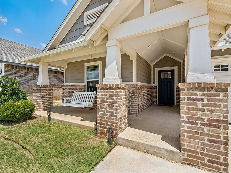 6509 NW 150th Ter — Photo 3