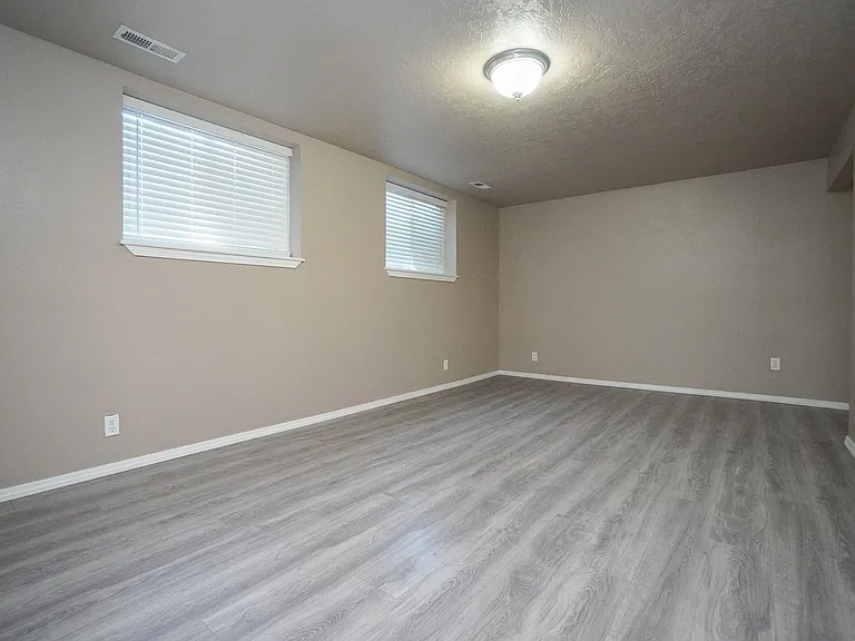 2210 S Owyhee St — Photo 7