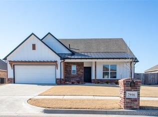 2916 S 8th St, Broken Arrow, OK 74012