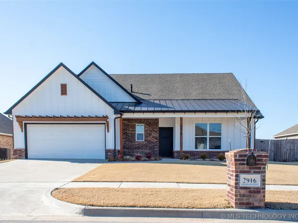 2916 S 8th St, Broken Arrow, OK 74012