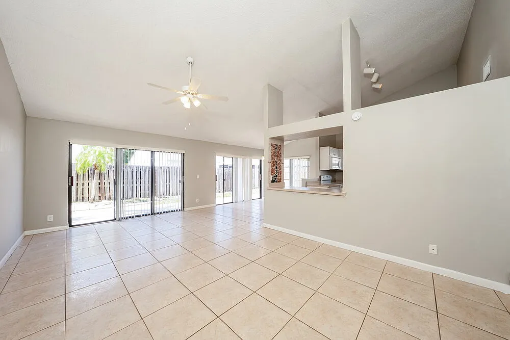 3 bed, 2.0 bath, 1584 sqft, $2,835 — Photo 4