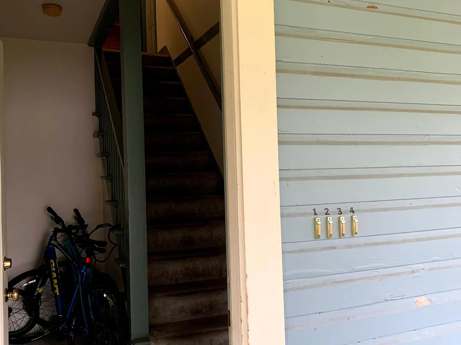816 Central St — Photo 3