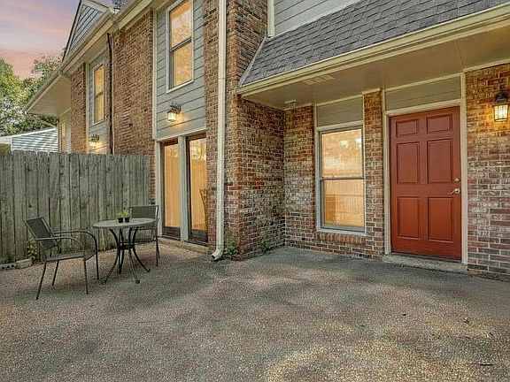 5th image of 698 Hotchkiss Ln #B