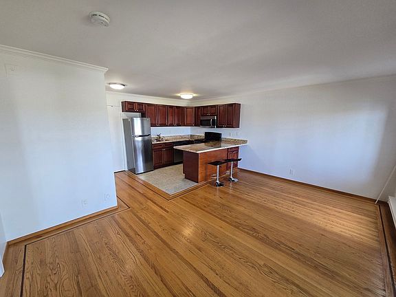 3rd image of 600 Mariners Island Blvd APT 37
