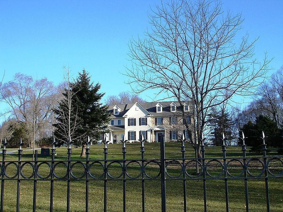 Stately new colonial!