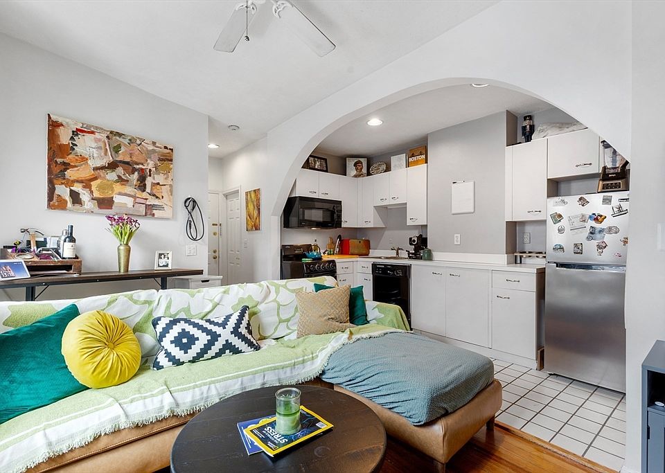 1st image of 54 Myrtle St APT 10