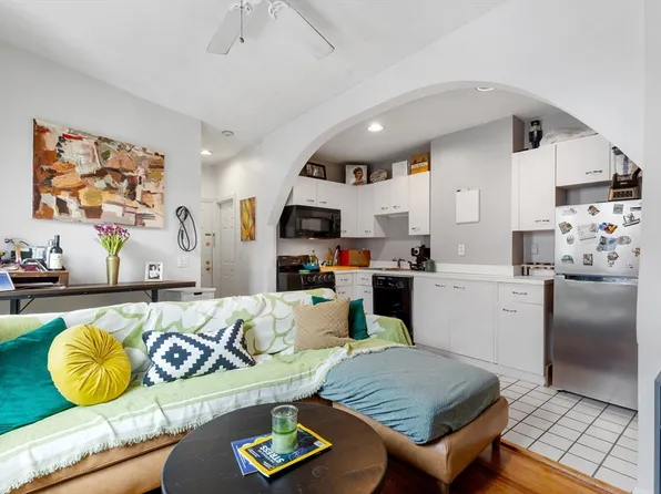 54 Myrtle St APT 10, Boston, MA 02114