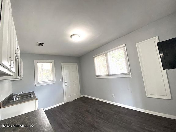 4th image of 1279 W 20TH Street