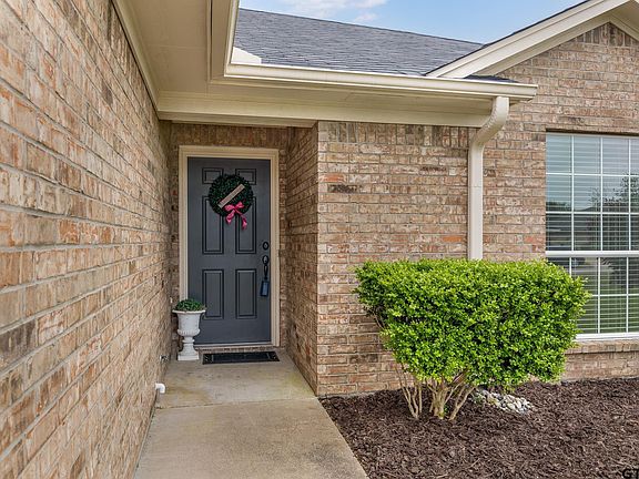 3rd image of 11351 Derby Dr