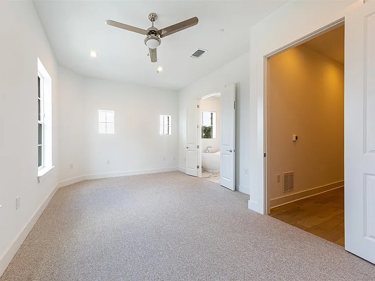1201 Shore District Dr — Photo 15