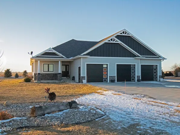 2015 47th St SW, Watertown, SD 57201