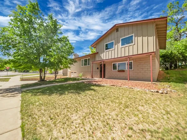 3902 Brookside Dr, Rapid City, SD 57702