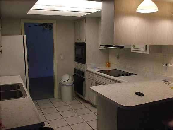 2nd image of 1011 Macrae Ave